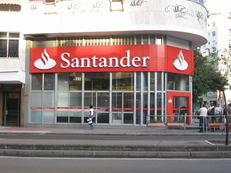 Santander, obligado a pagar a un cliente por un incendio tras las presiones recibidas