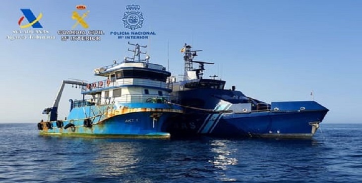 Interceptan al sur de Canarias un pesquero con 3 toneladas de cocaína