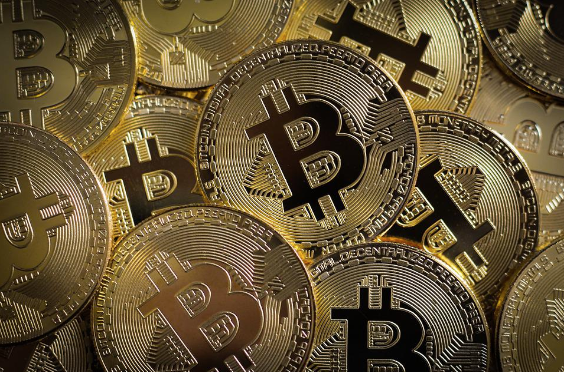 Bitcoin, la criptomoneda con mayor éxito, ausente de riesgo