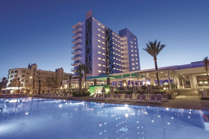 Iberdrola suministrará energía verde a los hoteles y sede central de RIU Hotels & Resorts en España