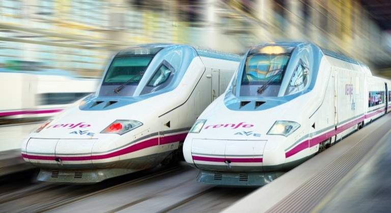 Renfe permitirá viajar con perros en los trenes AVE Madrid Barcelona