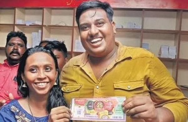 El ganador del mayor premio de la lotería en la India, «harto» de la gente por el acoso que sufre