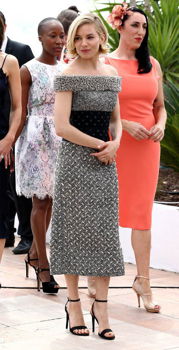 Todas_Las_Fotos_De_Celebrities_Y_Alfombra_Roja_De_La_Edicion_68_Del_Festival_De_Cine_De_Cannes_2015_Con_Sienna_Miller_Natalie_Portman_Cate_Blanchett__973134218_800X