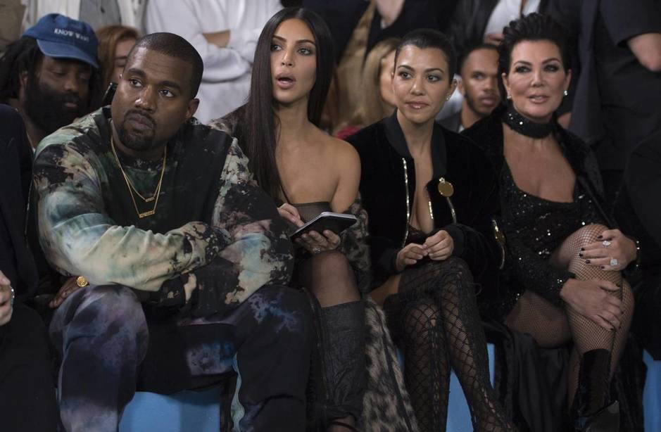 Kim-Kardashian-Y-Kanye-West-En-La-Semana-De-La-Moda-De-Paris-Efe