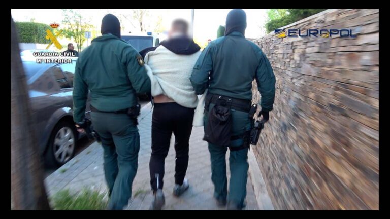 La Guardia Civil desmantela una red de «falsos voluntarios» que traficaban con droga durante la DANA en la Comunidad Valenciana