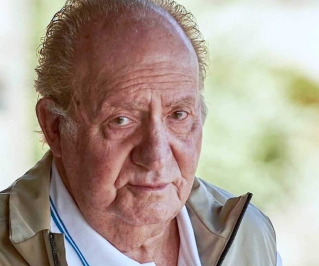 El rey emérito Juan Carlos I ha negado a través de un comunicado la paternidad de Alejandra de Rojas, hija de Rosario Palacios.