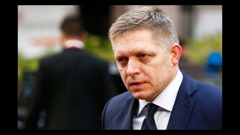 Envían una bala en un sobre dirigido al primer ministro de Eslovaquia, Robert Fico