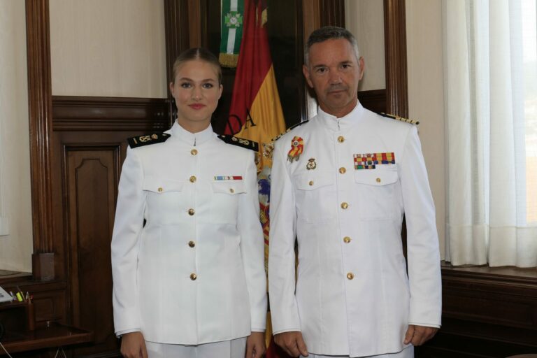 La princesa Leonor se incorpora a la Escuela Naval de Marín para continuar su formación castrense