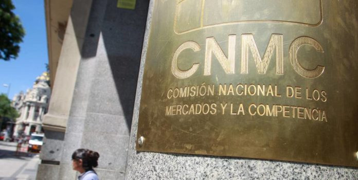 ¿Posible ampliación de plantilla de la CNMC?: Estos son los altos cargos que cobran más de 100.000 euros brutos anuales cada uno, además de los consejeros