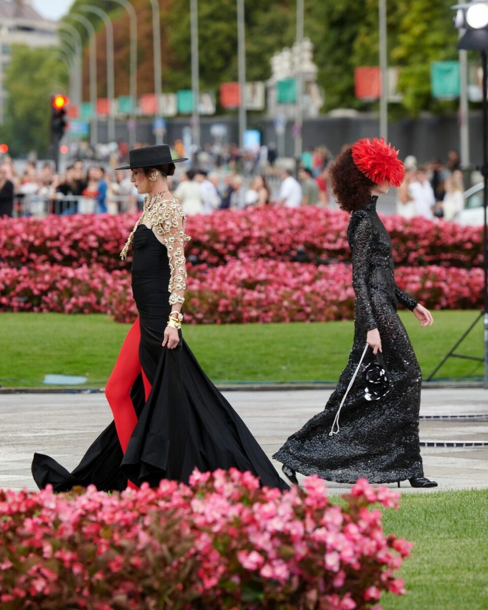 Desfile En La Puerta De Alcala Durante La Semana De La Moda De Madrid 2024