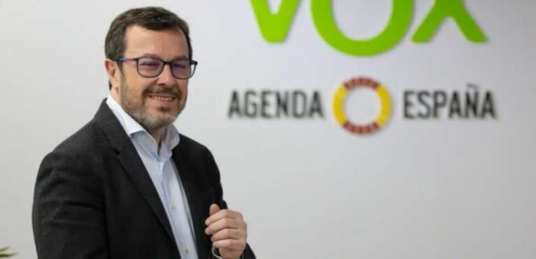 Fúster, el sustituto de Monasterio en Vox Madrid que cobró 46.400 euros brutos anuales de Disenso, la fundación que preside Abascal