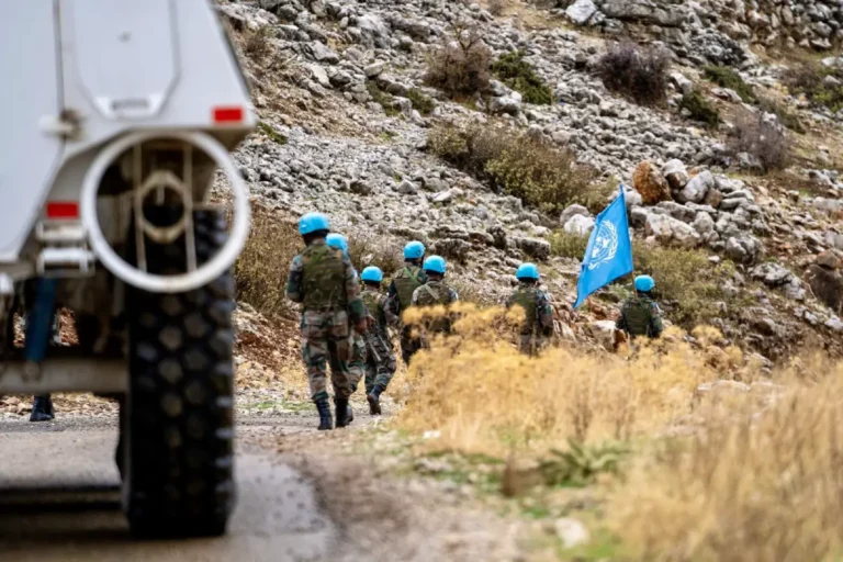 Los cascos azules españoles «están bien» tras el ataque a UNIFIL en Líbano