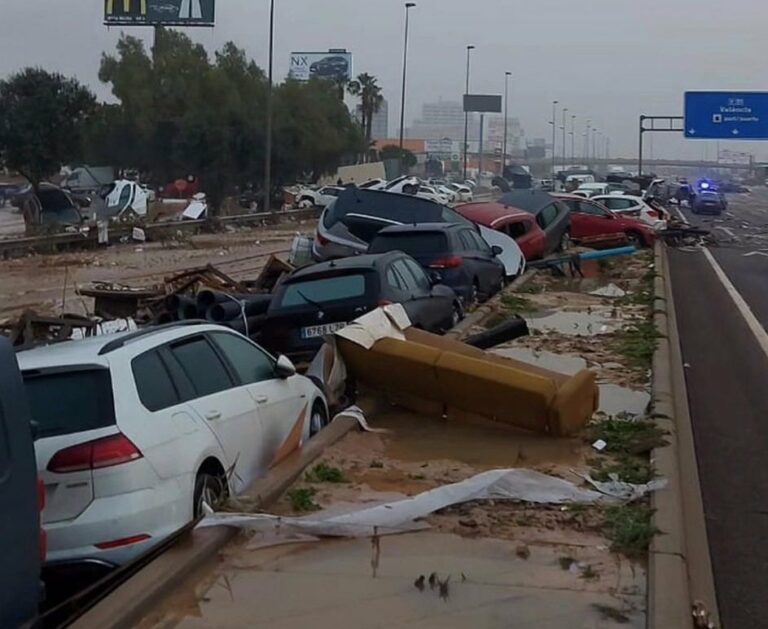 Decretados tres días de luto oficial por la DANA cuando la cifra de fallecidos asciende a 70 en Valencia