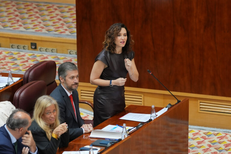 Ayuso arremete contra el fiscal general y acusa al Gobierno de Sánchez de “prácticas mafiosas”