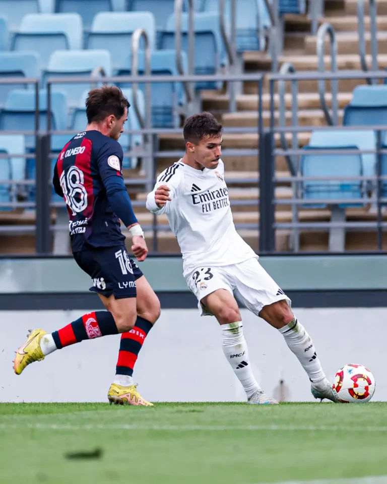 Real Madrid Castilla 1-1 Yeclano: Tablas en Valdebebas