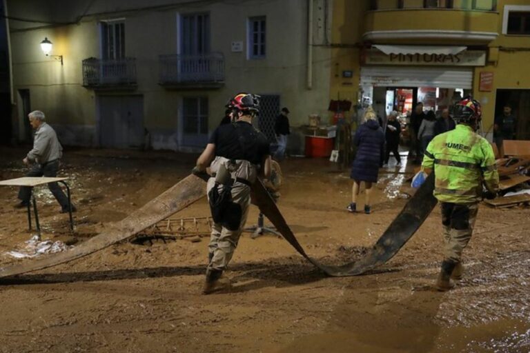 Iberdrola moviliza sus recursos para restablecer el suministro eléctrico en Valencia: más de 43.000 valencianos ya lo han recuperado