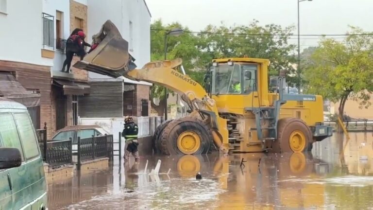 Más de un millar de militares de la UME despliegan en Valencia con una prioridad: la búsqueda y el rescate de personas