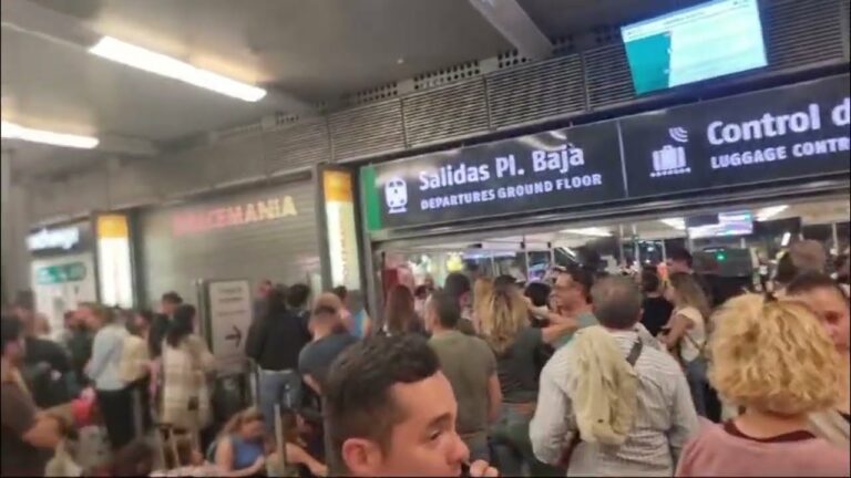 Caos en las estaciones de Renfe en Madrid