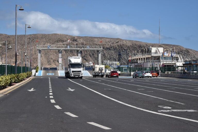 Desconvocada la huelga en el transporte tras un acuerdo entre CETM y sindicatos