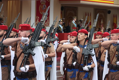 Regulares Ejercito Tierra Desfile