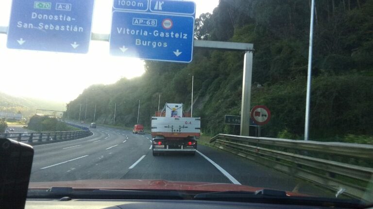 Tras una protesta viral, los bomberos de Bilbao reciben luz verde para ayudar en Valencia