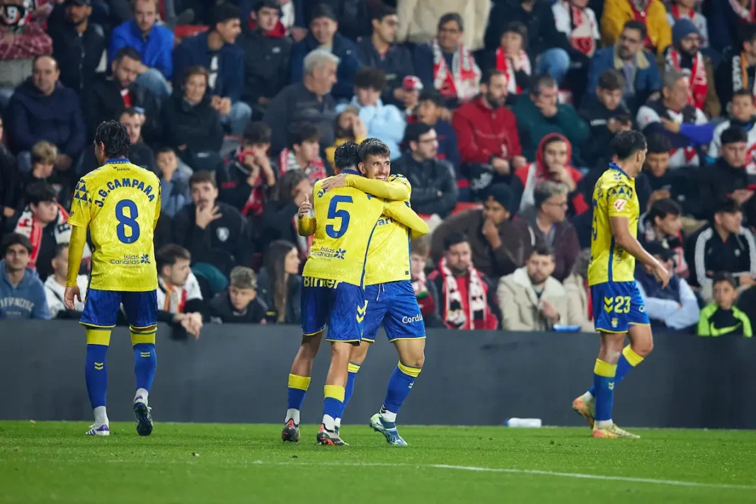 Las Palmas vence 1-3 al Rayo Vallecano