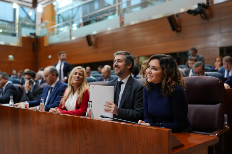 La Asamblea de Madrid aprueba incentivos fiscales para atraer inversión extranjera y combatir la despoblación