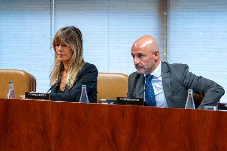 Begoña Gómez se acoge a su derecho a no declarar en la comisión de la UCM