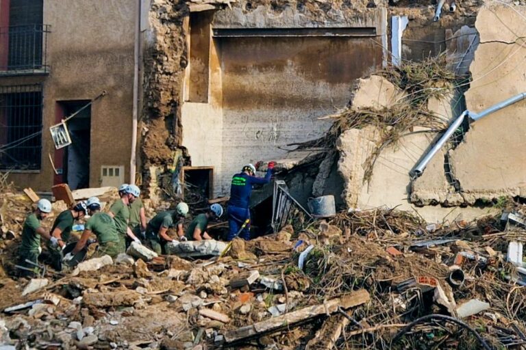 Las Fuerzas Armadas refuerzan el despliegue militar en las zonas afectadas por la DANA