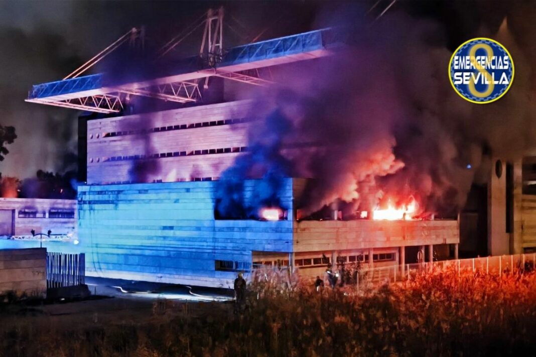 Incendio en el Auditorio Rocío Jurado de Sevilla