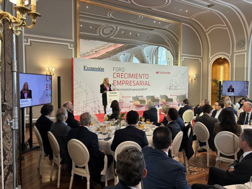 La consejera Rocío Albert durante su intervención en el foro Crecimiento empresarial. Imagen: Comunidad de Madrid