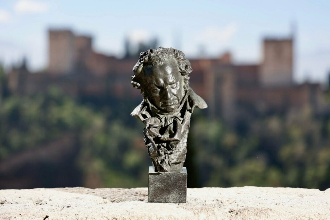 Un busto de Goya en Granada. Imagen: @PremiosGoya en 'X'