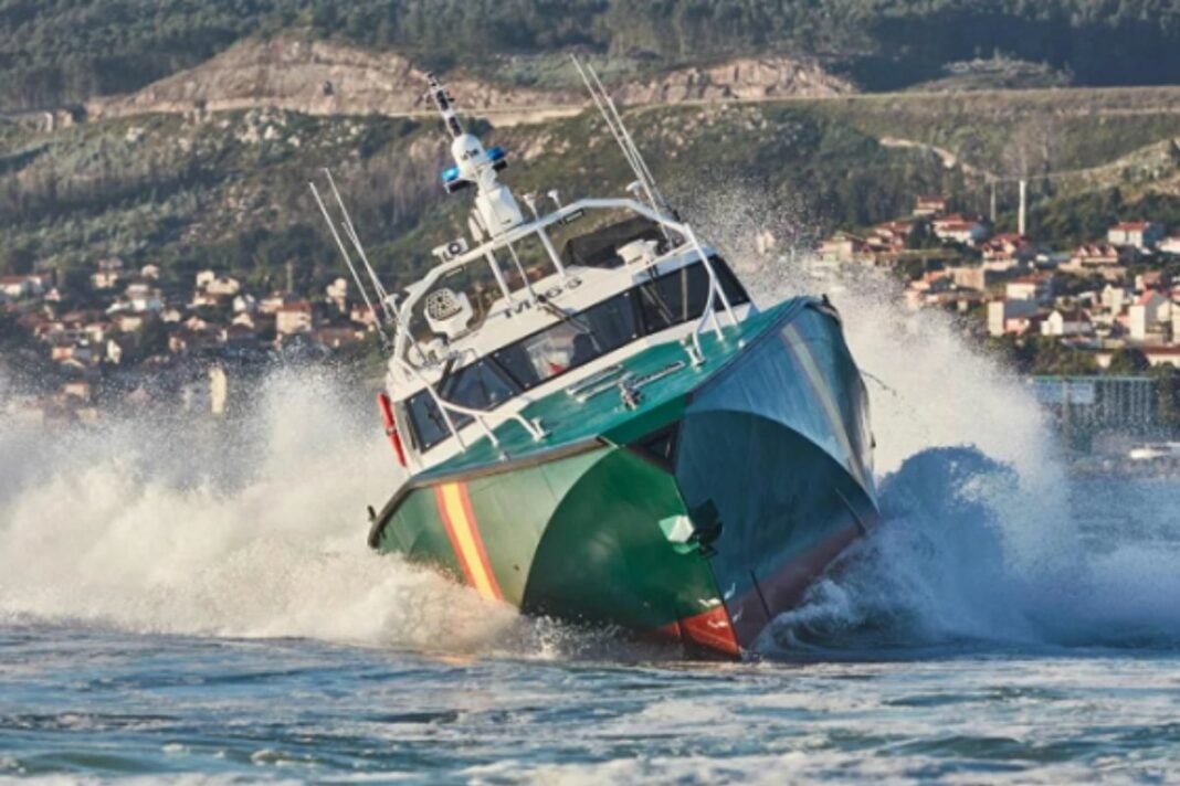 Patrullera Río Iro del Servicio Marítimo de la Guardia Civil que perseguía a las dos 'narcolanchas' que han colisionado en la autopista del narcotráfico. (Foto: Aister).